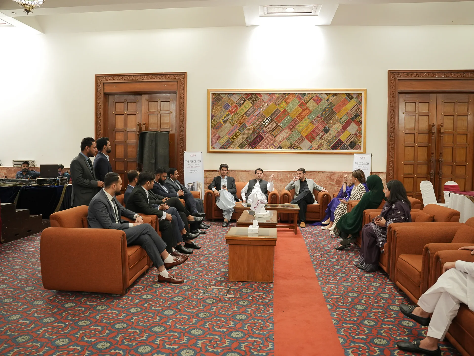 Business discussions during the Faisalabad expo
