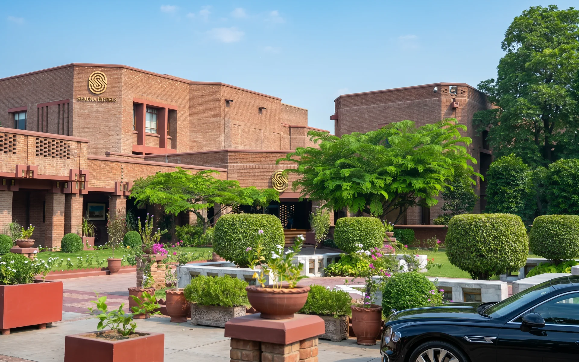 Exterior of Serena Hotel, Faisalabad